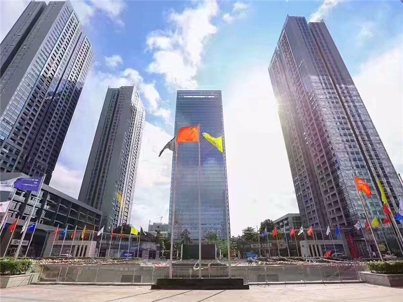 惠州惠城中惠国际大厦是一座位于广东省惠州市惠城区的标志性建筑，其独特的设计和优越的地理位置使其成为该地区的商业地标。